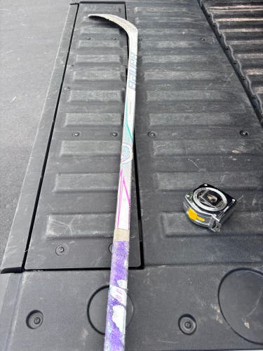 Youth Bauer Proto2 Right Handed Hockey Stick P28 30 Flex (Used)