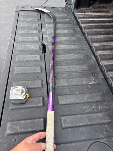 Youth Bauer Nexus Tracer Right Handed Hockey Stick P92 40 Flex (Used)