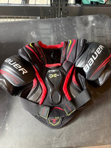 Small Intermediate Bauer Vapor 2X Pro Shoulder Pads (Used)