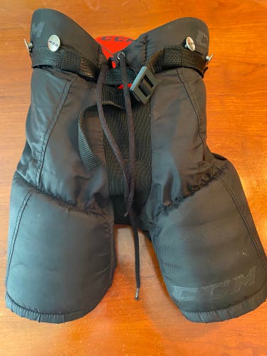 Youth Small CCM Hockey Pants (Used)