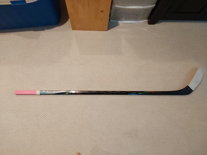 Junior Bauer Nexus Tracer Right Handed Hockey Stick P28 50 Flex (Used)