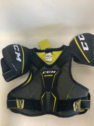 Used CCM TACKS 3092 Junior Shoulder Pads MD 11823-S000041862
