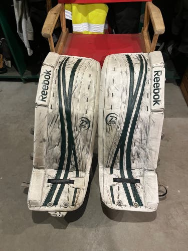 33" Reebok Premier 4 18K Goalie Leg Pads (Used)