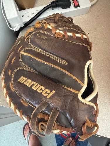 Marucci RH Catcher's Glove 32" (Used) Krewe Series