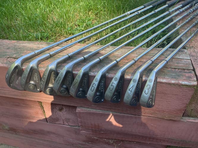 Wilson 1200 LT Iron Set, 3-9, PW, SW (9 clubs), Righty, Regular Steel, Nice
