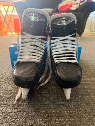 Black/Gray Bauer Vapor 5x Pro Hockey Skates Size 4.5 (Used)