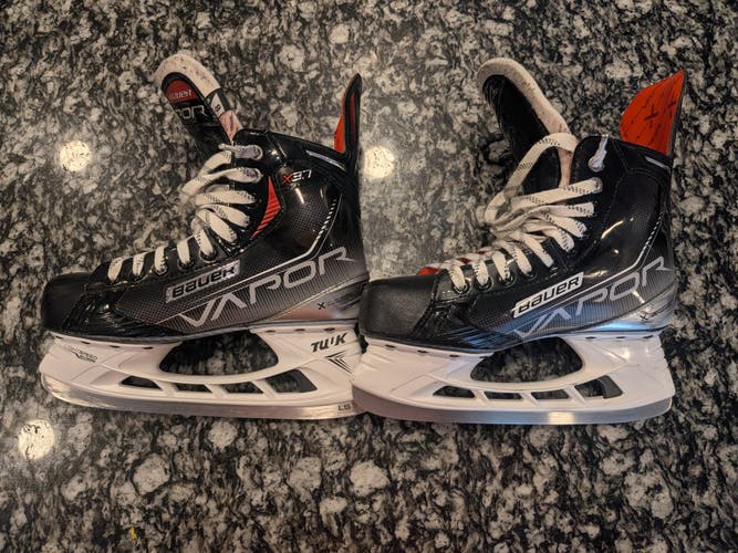 Bauer Vapor 3.7 Hockey Skates Regular Width 8 (Used)