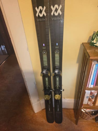 2021 Volkl Powder Mantra 102 Skis With Bindings Max Din 12 (Used)