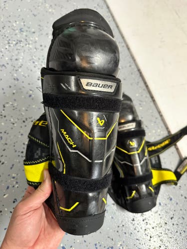 Youth Bauer Supreme Mach 10" Shin Pads (Used)
