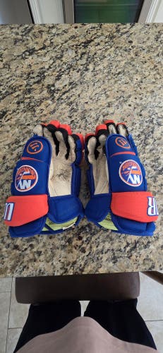 Warrior Alpha Classic Pro Gloves 14" Team Stock NY Islanders (Used)