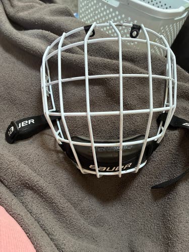 Medium Bauer Profile II Facemask Full Cage (Used)