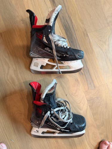 Bauer Vapor 3X Pro Hockey Skates Regular Width Size 3.5 (Used)