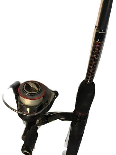 Used Shakespeare UGLY STICK GX2 Rod and Reel Combo 11730-S000073631
