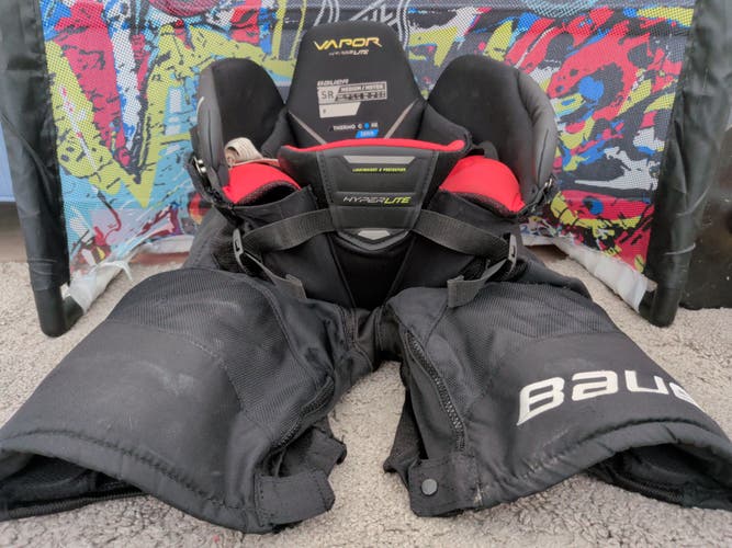 Men's Senior Medium Bauer Vapor Hyperlite Hockey Pants (Used)