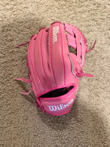 2025 Wilson A1000 RH Outfield Baseball Glove 12" (Used)