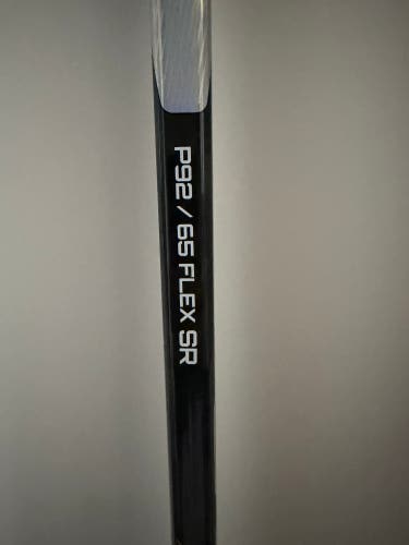 Senior Bauer Nexus Tracer Right Handed Hockey Stick P92 65 Flex (New)
