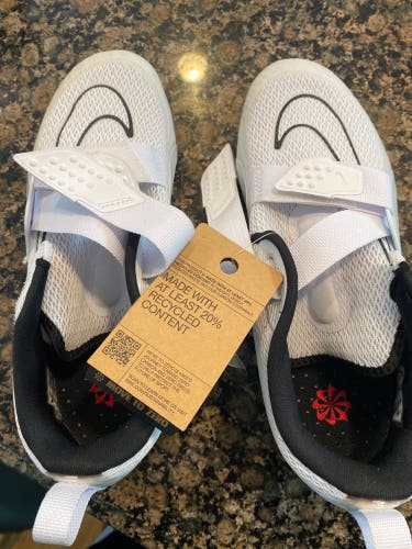 White Men's Size M 8.5 (W 9.5) Adult Nike Shoes (New)