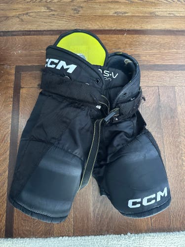 Youth Medium CCM Tacks AV-S Pro Hockey Pants (Used)