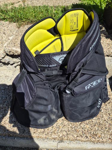 Intermediate Medium/Large Warrior Ritual X3 E+ Hockey Goalie Pants (Used)