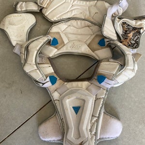 Medium Youth True Zerolyte Shoulder Pads (Used)
