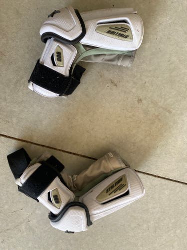 Medium Adult STX Stallion 900 Arm Pads (Used)