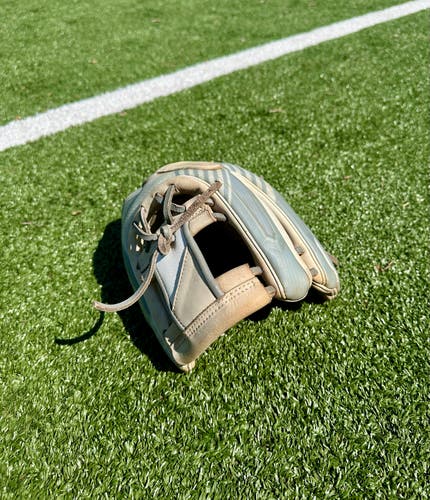 Infield RH Rawlings REV1X Baseball Glove 11.75" (Used)