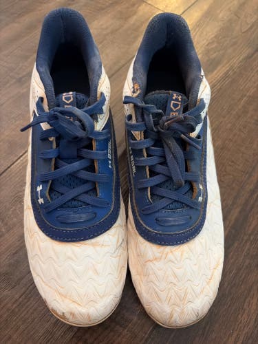 White Men's Size M 8.0 (W 9.0) Under Armour Molded Cleats (Used)