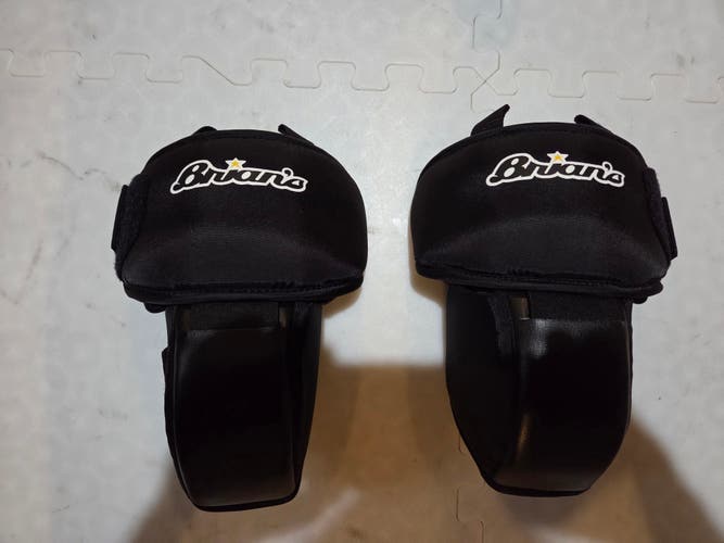 Brian's Goalie Knee Guards Size: JR (Used)