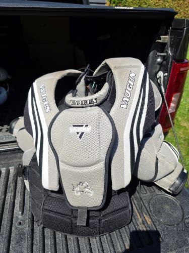 Large Vaughn Ventus SLR Goalie Chest Protector (Used)