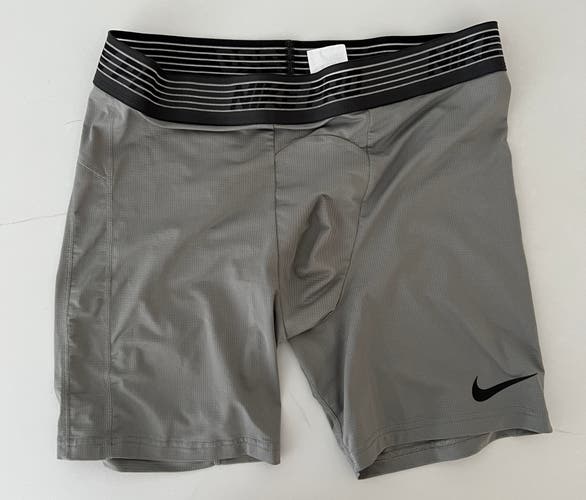 Nike nike pro combat game used compression shorts XXXL Tampa Bay Buccaneers, Henry Litovsky #61
