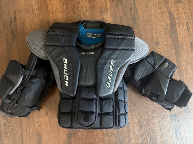 Small 2023 Bauer Elite Goalie Chest Protector (Used)