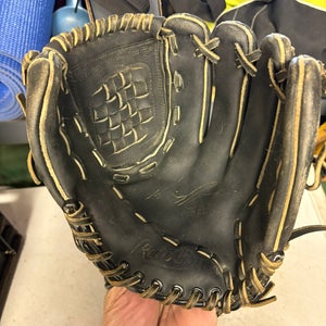 Rawlings RH Infield Baseball Glove 11" (Used)