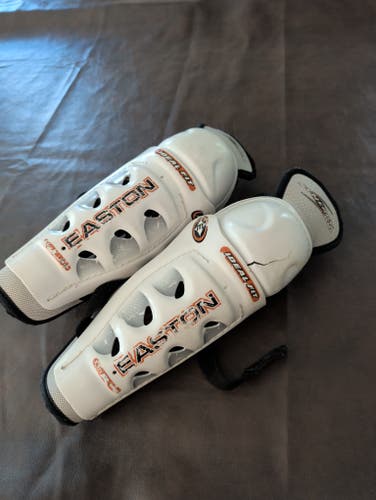 Junior Easton Synergy 300 11" Shin Pads (Used)