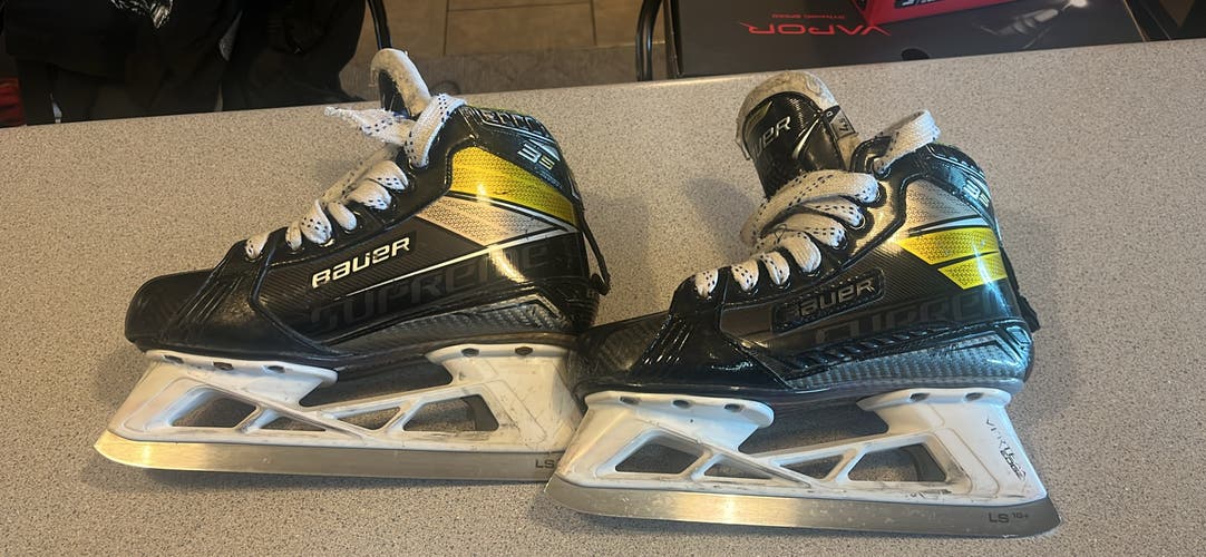 Bauer Supreme 3S Hockey Goalie Skates Regular Width Size 4.5 (Used)