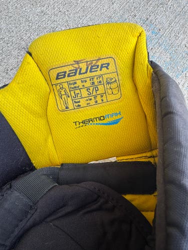 Men's Junior Small Bauer Supreme One40 Hockey Pants (Used)