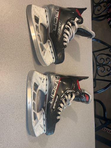 Bauer Vapor 3X Hockey Skates Regular Width Size 5.5