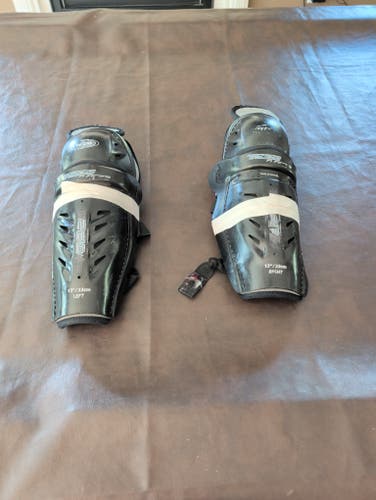 Junior Itech 13" Shin Pads (Used)