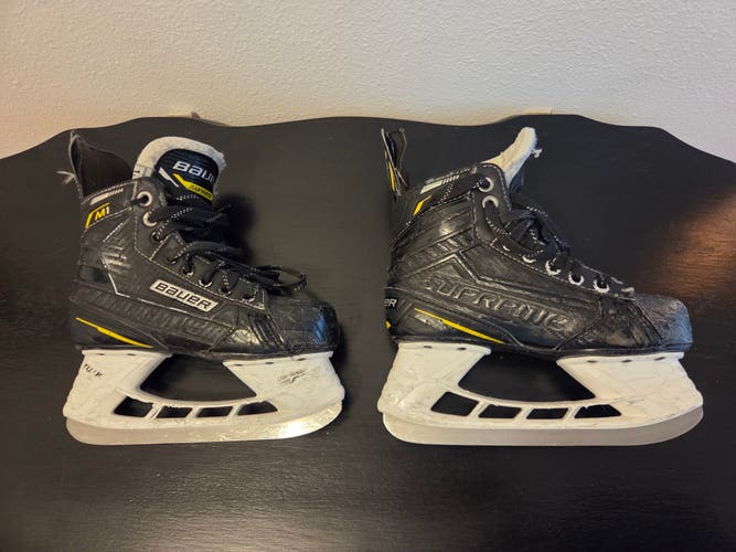 Bauer Supreme M1 Hockey Skates Regular Width Size 1.5 (Used)
