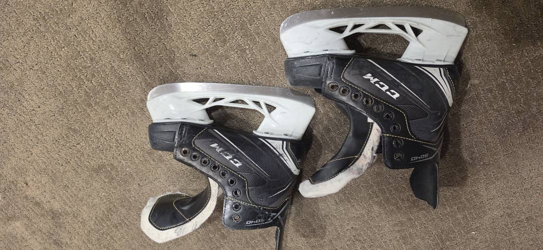 CCM Tacks 9040 Hockey Skates, Junior Size 2