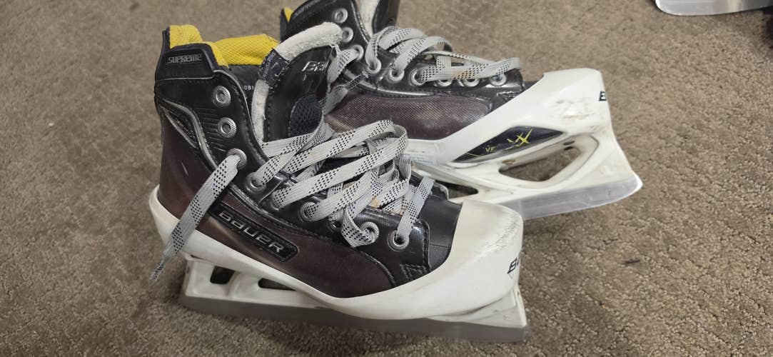Bauer Supreme One100 Goalie Skates, Junior 3.5 D, Vertexx Cowling