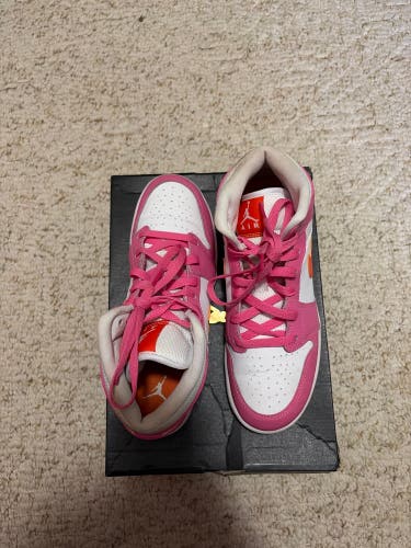 Women's 6.5Y (Big Kids / Youth) Air Jordan Shoes (Used)