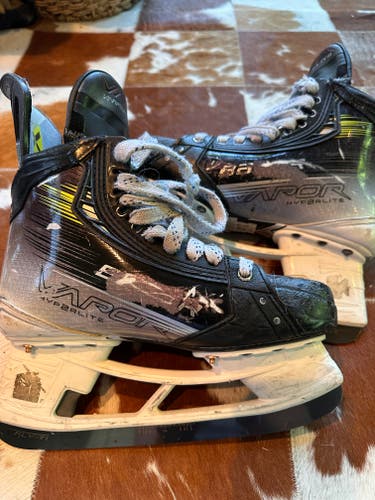 Black/Gray Bauer Vapor Hyperlite 2 Hockey Skates Narrow Width Size 6 (Used)