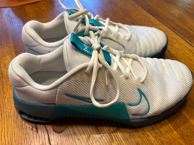 White Unisex Size M 11.0 (W 12.0) Adult Nike Metcon 9 Shoes (New)