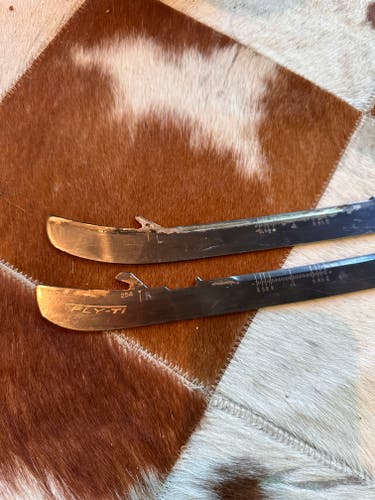 Bauer Fly-Ti 254 mm runners blades (Used)