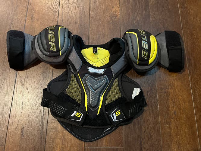 Bauer Supreme 1S Shoulder Pads (Used) Youth size Large