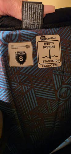 Maverik Lacrosse Shoulder Pads, Youth Small, NOCSAE Certified