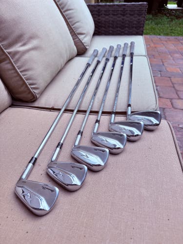 Men's 2022 Mizuno Pro 221 Right Handed Iron Set Regular Flex (Used)