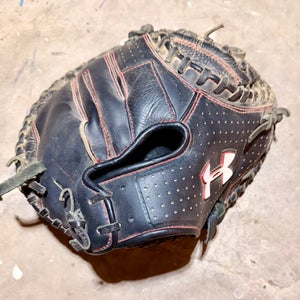 Under Armour UACM-100Y RH Catcher's Baseball Glove 30" (Used)