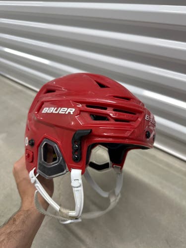 Small Bauer Re-Akt 150 Helmet (Used)