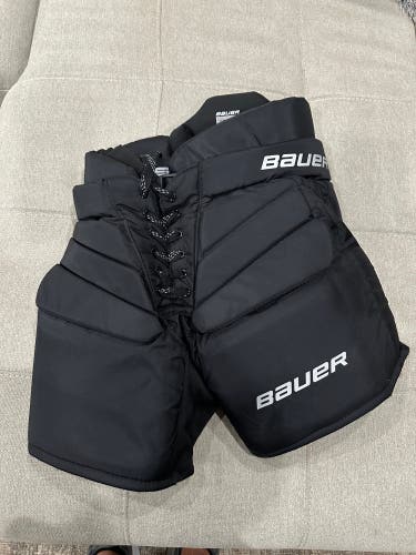 Junior Small/Medium Bauer GSX Hockey Goalie Pants (Used)